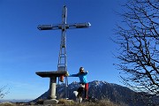 33 Alla croce del Monte Castello (1425 m)